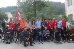 当年华老去，请记得给我们更多关爱